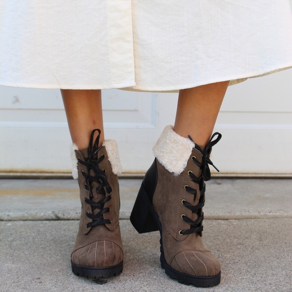 🚨LAST CHANCE// Khaki Sherpa Boot - Picture 4 of 8